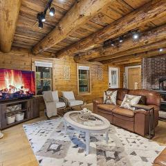 NEW!! Entire Log Home with *PRIVATE Hot Tub