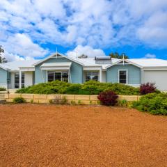 Luxury home on a 100 acre block