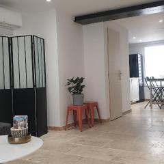 Superbe Maison 68m2 avec Cour -Hypercentre Avignon