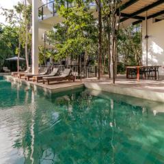 Jungle townhouse 4BR for 9 guests, Chef,Spa and Private plunge pool
