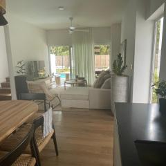 Black River villa W17