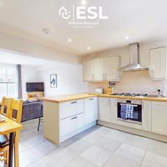 5 Bedroom House - Ideal for Groups & Contractors