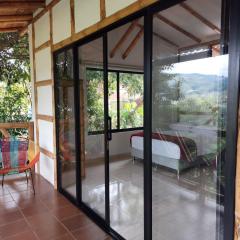 Las cabañas del escobo-CABAÑA GUACAMAYAS