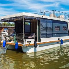 Stunning Ship-boat In Havelsee Ot Ktzkow With 1 Bedrooms