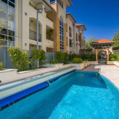 ROYA63/20 - Royal Respite