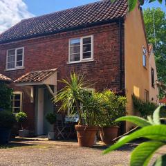Southwell Holiday Cottage - Lavender Cottage