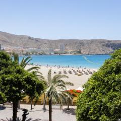 Seafront studio with beach view in the center of Los Cristianos