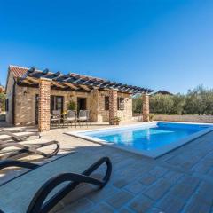Stone Villa Petit Rustica with pool