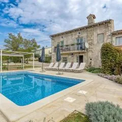 Villa Targeto with Sea View