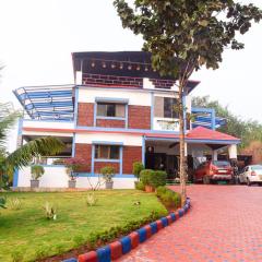 Spacious Villa in Kolad with River Access and Food