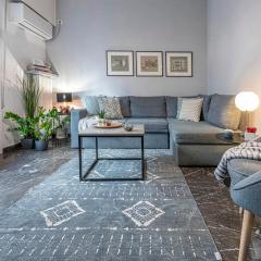 Nadia's apartment , Athens