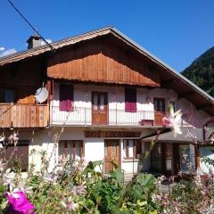 Appartement cosy 6 pers. avec balcon au village, proche parking et local à skis - FR-1-342-291