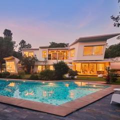 StayVista's Hanamizu - Pool-View Villa with Lawn & Reading Corner
