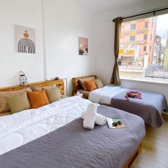 Lively and cozy canal house ,Entire house