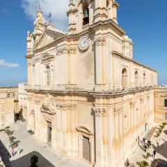 Palazzo 16th Century Mdina, opposite St Paul's Cathedral by 360 Estates