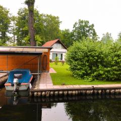 Ferienhaus direkt an der Spree mit Whirlpool und Sauna