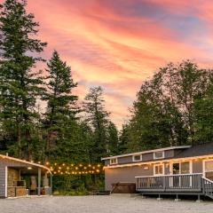 Eureka Tiny Home with Hot Tub and Community Beach!
