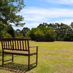 Bells Beach Cottages - Pet friendly cottage with wood heater