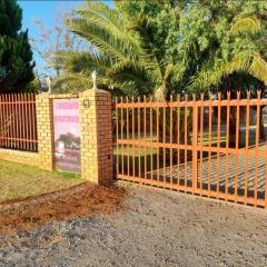 Chrisand Guesthouse