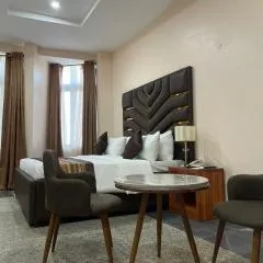 De Silver Green Luxury Hotel