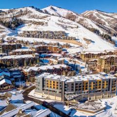 Walk to Gondola Love at Frost Sight Ski Condo