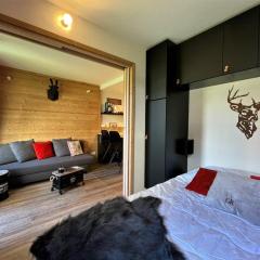 Studio cabine rénové, 4 pers, pied des pistes, balcon sud, près commerces et remontées. - FR-1-452-376