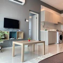 JB SKS Pavillion 1BR Apt nearJB CIQ -Smart tv&Netflix