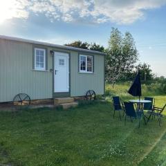 Beautiful 1 Bed Shepherd Hut in Warwickshire