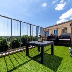 London Heathrow Skyline Deluxe 2bd Condo
