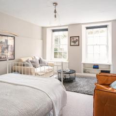 Stunning Basement Flat in Central Location