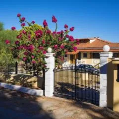 Beachfront villa in Galaxidi