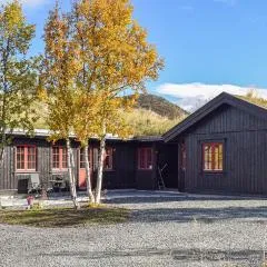 5 Bedroom Beautiful Home In Rauland