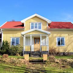 Beautiful Home In Torup With 3 Bedrooms And Wifi