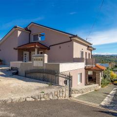 Lovely Apartment In Pobri With Wifi