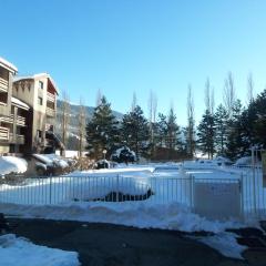 1 Bedroom flat, 5 min walk funicular Les Arcs & in city center, Parking, Wifi