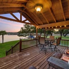 Lakefront Haven about 6 Mi to Historic Granbury Square