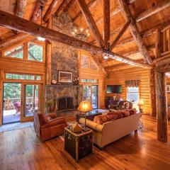 Luxe Log cabin with hot tub/spa/steam room!