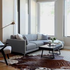 Take the Whole Crew Out to the Ballgame! Four Bedrooms and Only 1 Mile from Wrigley apts