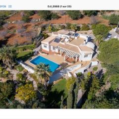 Villa Lucie vue mer avec piscine privée en Algarve..