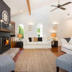 Mulberry House - Pet Friendly with Swimming Pool