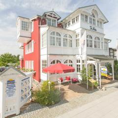Villa "To Hus" in Sellin - Appartement 02 mit Kamin und Balkon