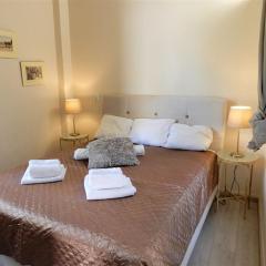 A-07! 2' walk 2 Acropolis Museum! 2BR-Sunny terrace! Extra fees for 2nd room