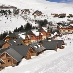 Location à la Montagne avec piscine été / hiver vg23