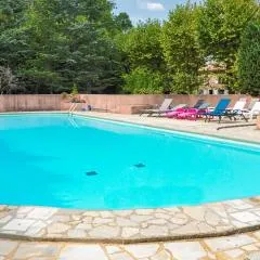 Awesome Apartment In Rustrel
