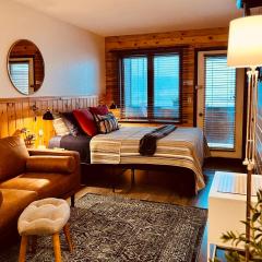 DOCO Rocky Mountain Vacation Rental-Queen Suite with Resort Amenities