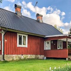 Cozy Home In Strmsnsbruk With Kitchen