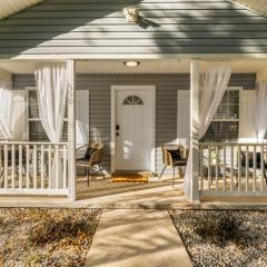 Boho Bungalow - Chic Pet Friendly Mins to Town