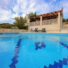 Holiday Home Villa Tonka by Interhome