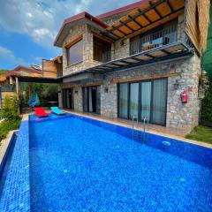 2 Bedroom Private Villa with Infinity Pool and Sea View
