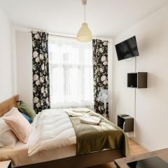 Elegant Very Berry Studios in Poznań Center by Noclegi Renters